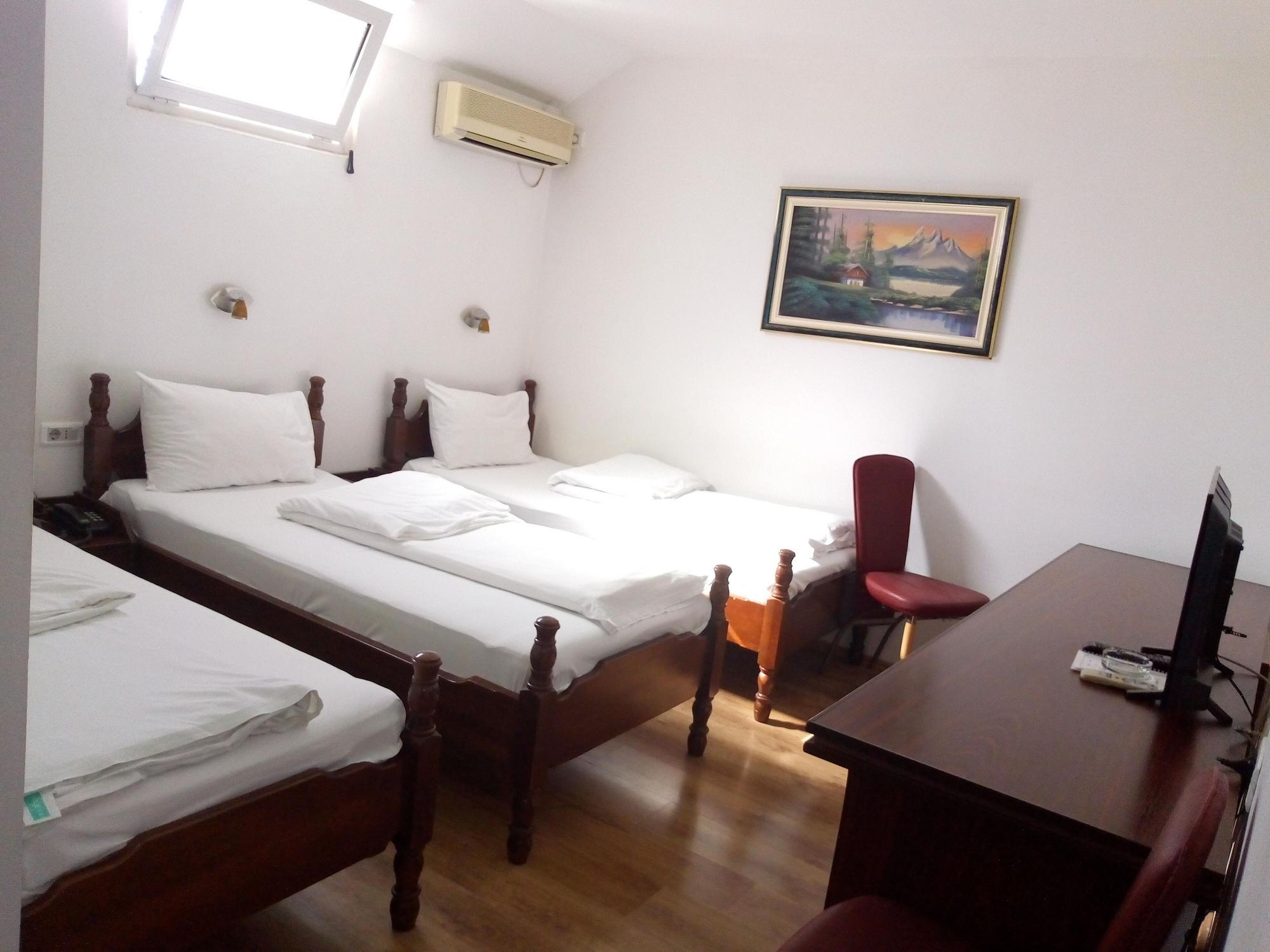 Hotel Evropa Podgorica Zewnętrze zdjęcie