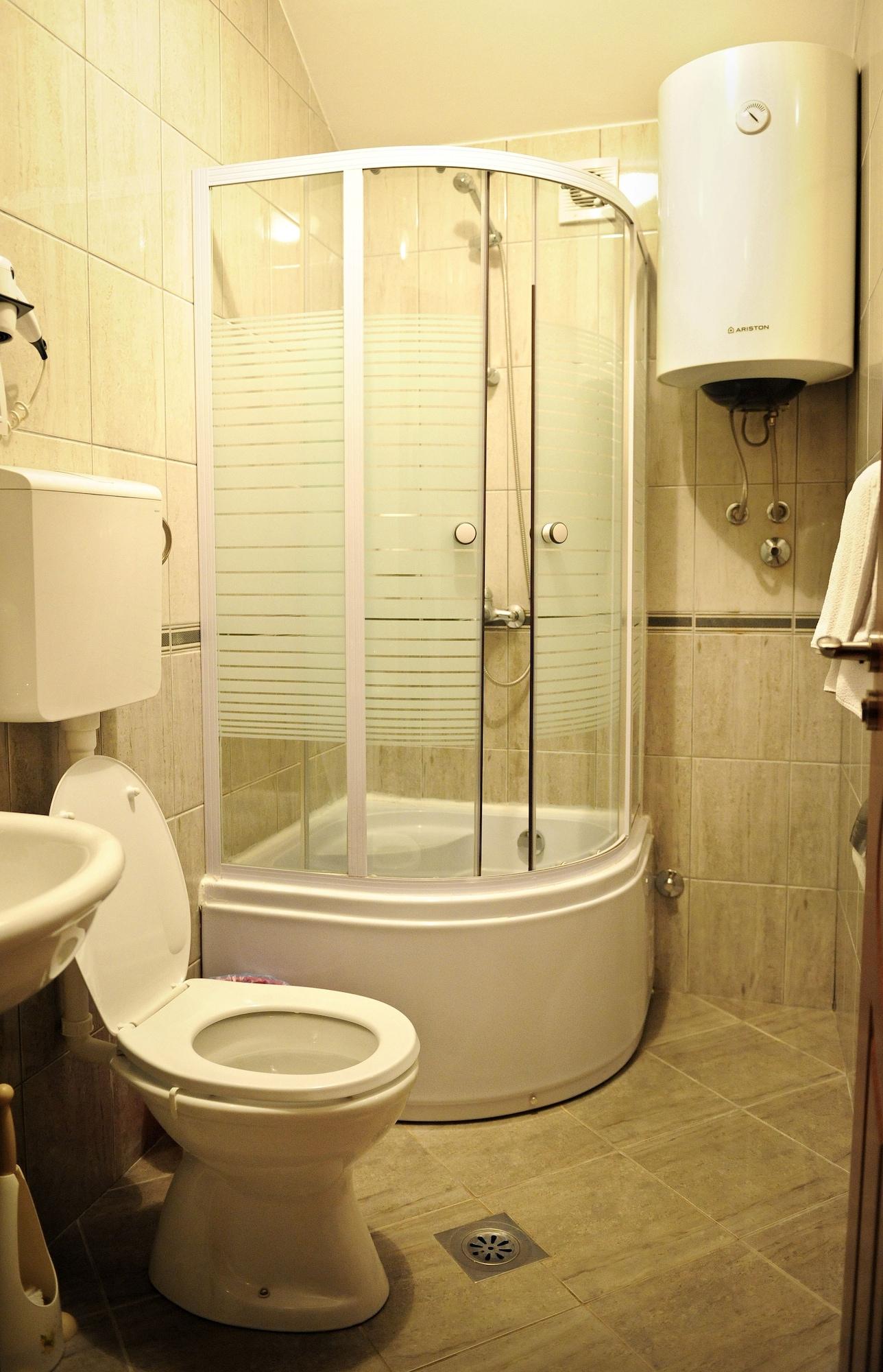 Hotel Evropa Podgorica Zewnętrze zdjęcie