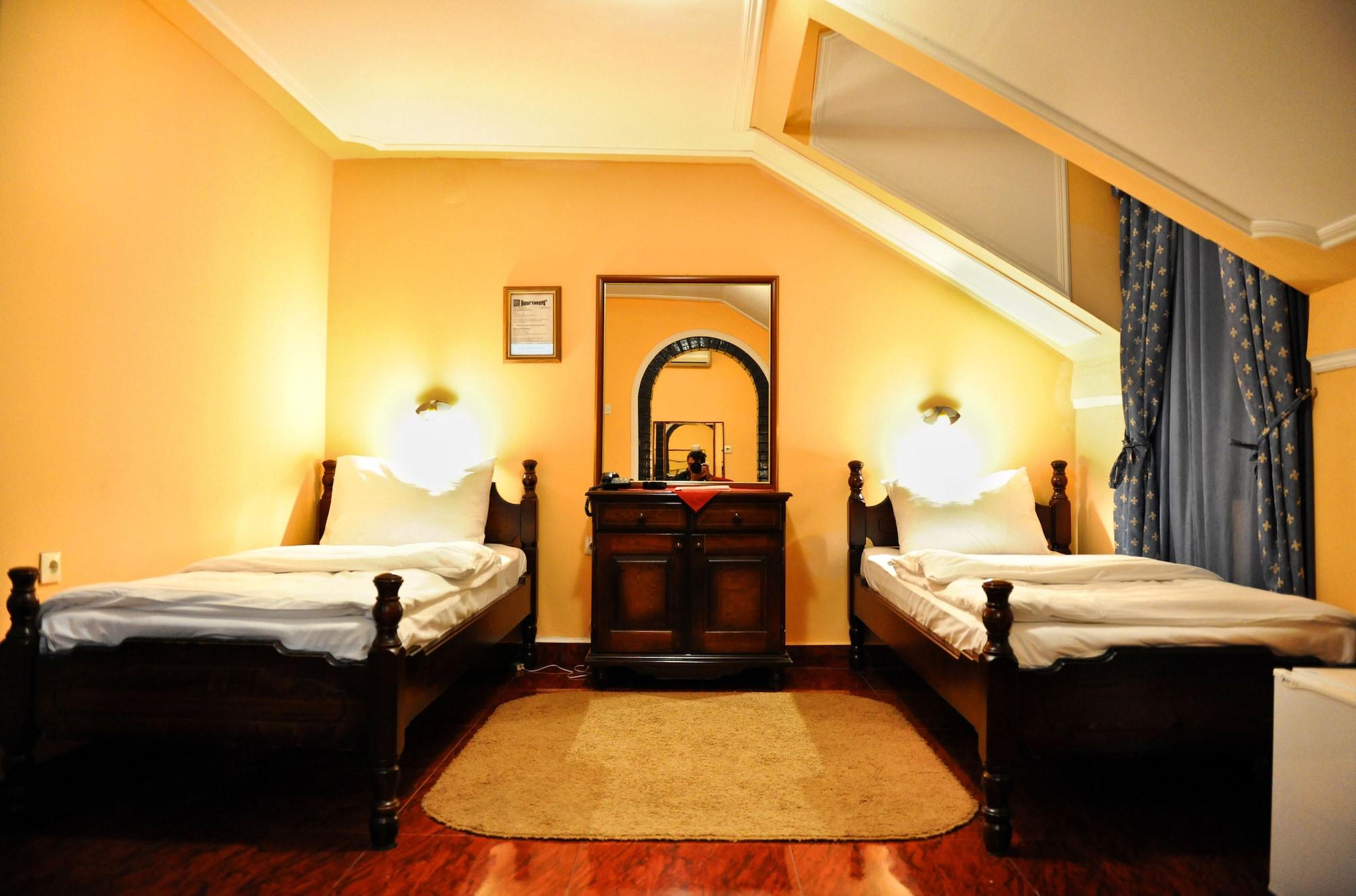 Hotel Evropa Podgorica Zewnętrze zdjęcie