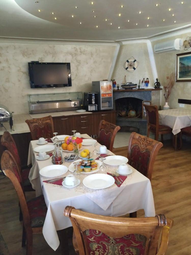 Hotel Evropa Podgorica Zewnętrze zdjęcie