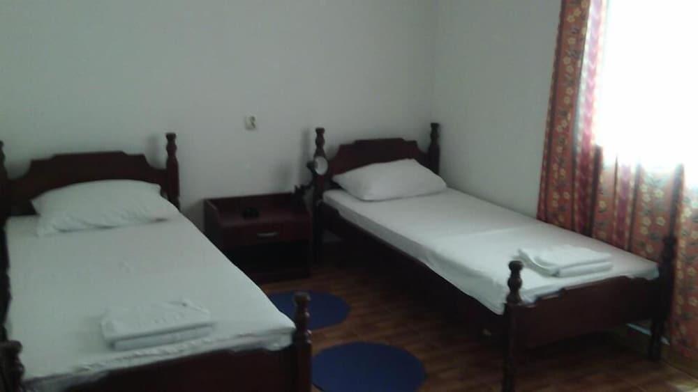 Hotel Evropa Podgorica Zewnętrze zdjęcie