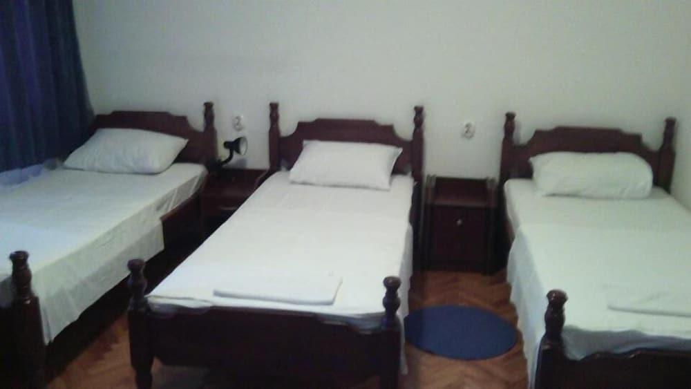 Hotel Evropa Podgorica Zewnętrze zdjęcie