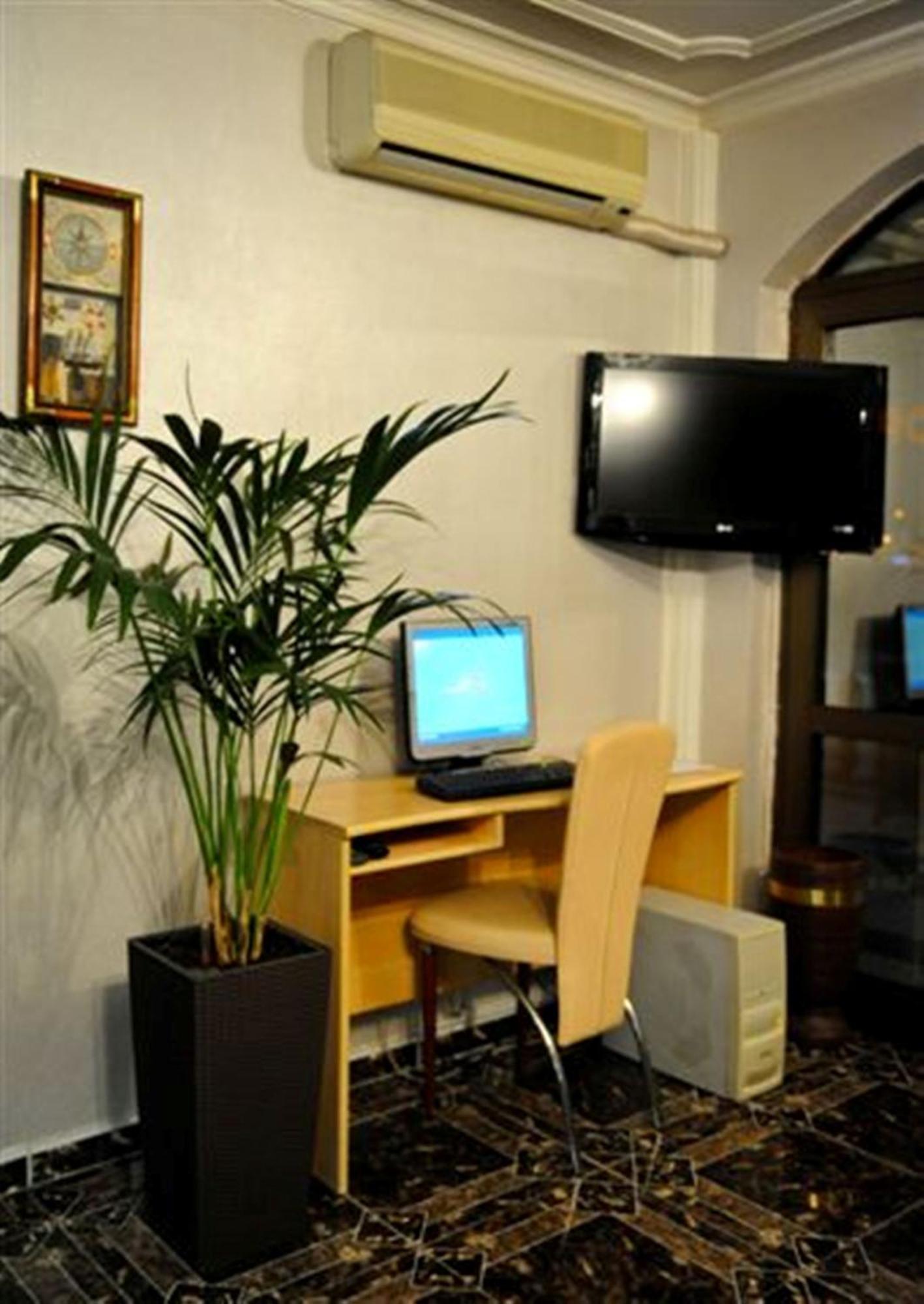 Hotel Evropa Podgorica Zewnętrze zdjęcie