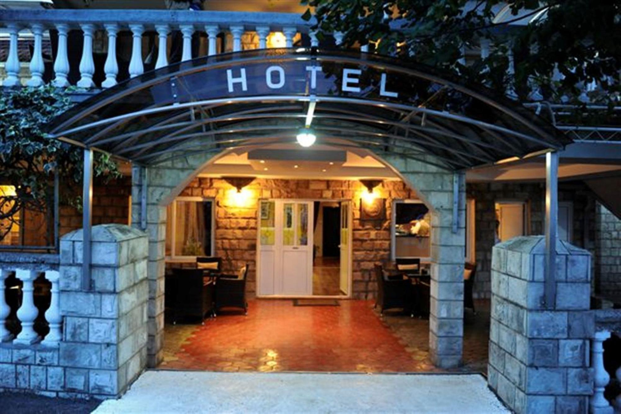 Hotel Evropa Podgorica Zewnętrze zdjęcie