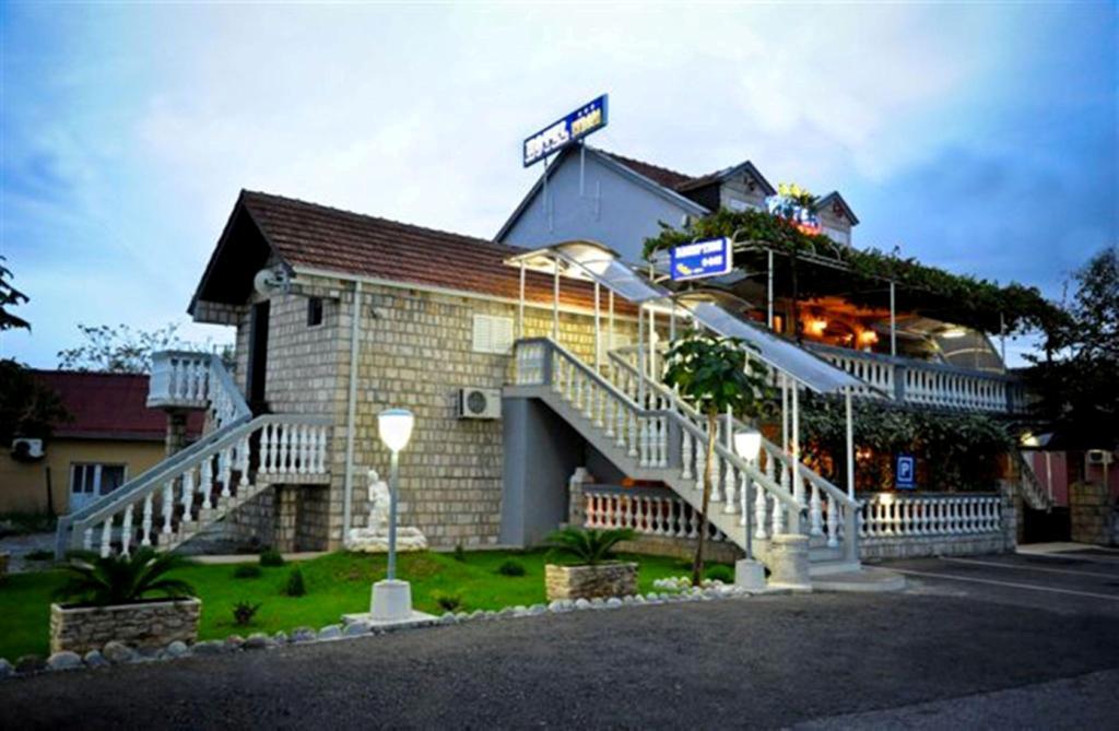 Hotel Evropa Podgorica Zewnętrze zdjęcie